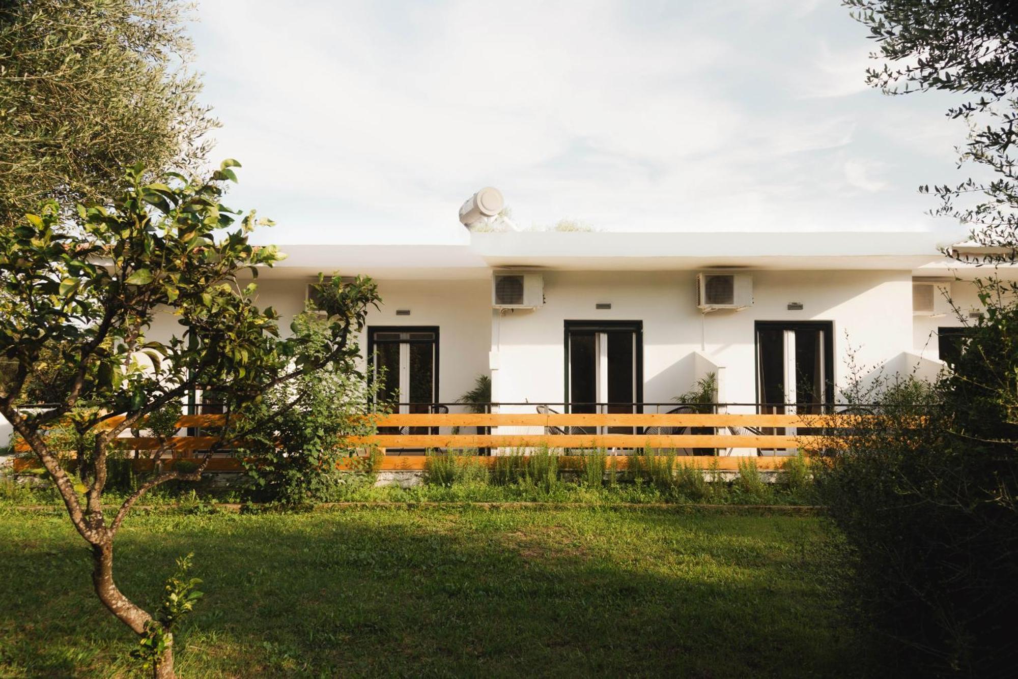 Olive Grove Suites Boutique Hotel Moraitika Exterior photo